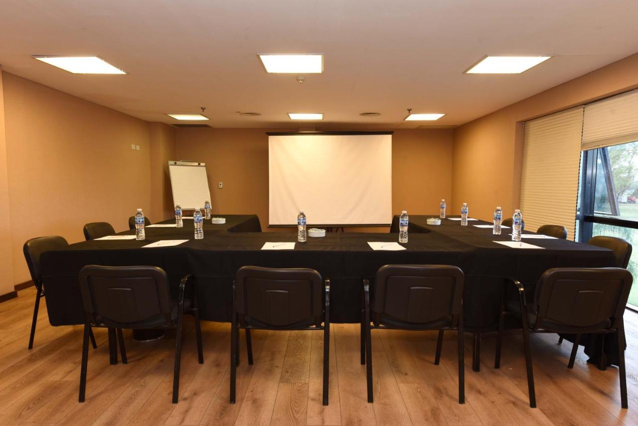 Howard Johnson Resort & Convention Center Ezeiza Εξωτερικό φωτογραφία