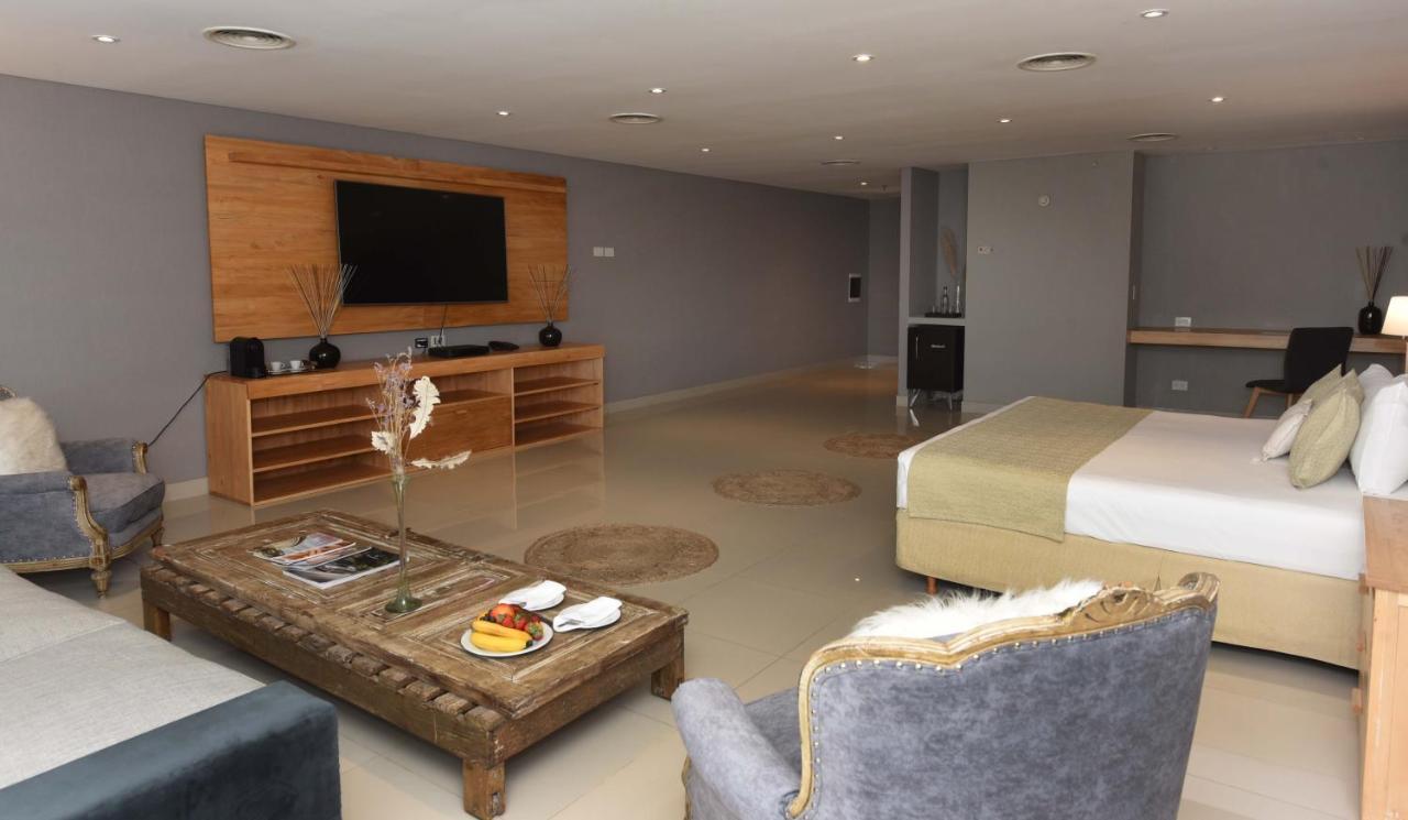 Howard Johnson Resort & Convention Center Ezeiza Εξωτερικό φωτογραφία