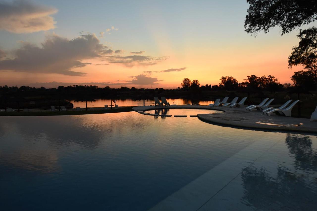 Howard Johnson Resort & Convention Center Ezeiza Εξωτερικό φωτογραφία