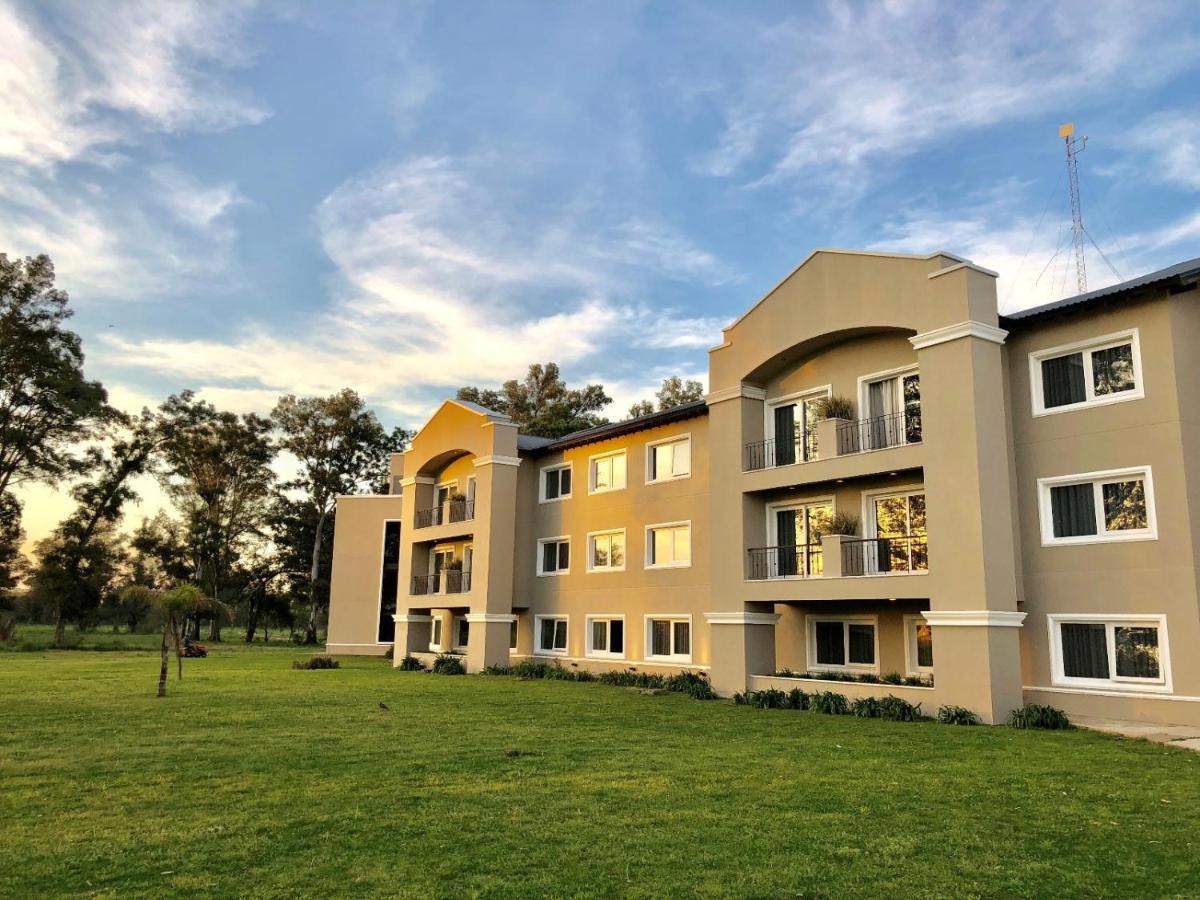 Howard Johnson Resort & Convention Center Ezeiza Εξωτερικό φωτογραφία
